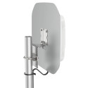 Poynting · Antennen · LTE/GSM · Mast/Wand · A-XPOL-0016 · weiß · SMA (M) · 8dbi Cross Polarised Flatpatch · SMA - Male · 5m